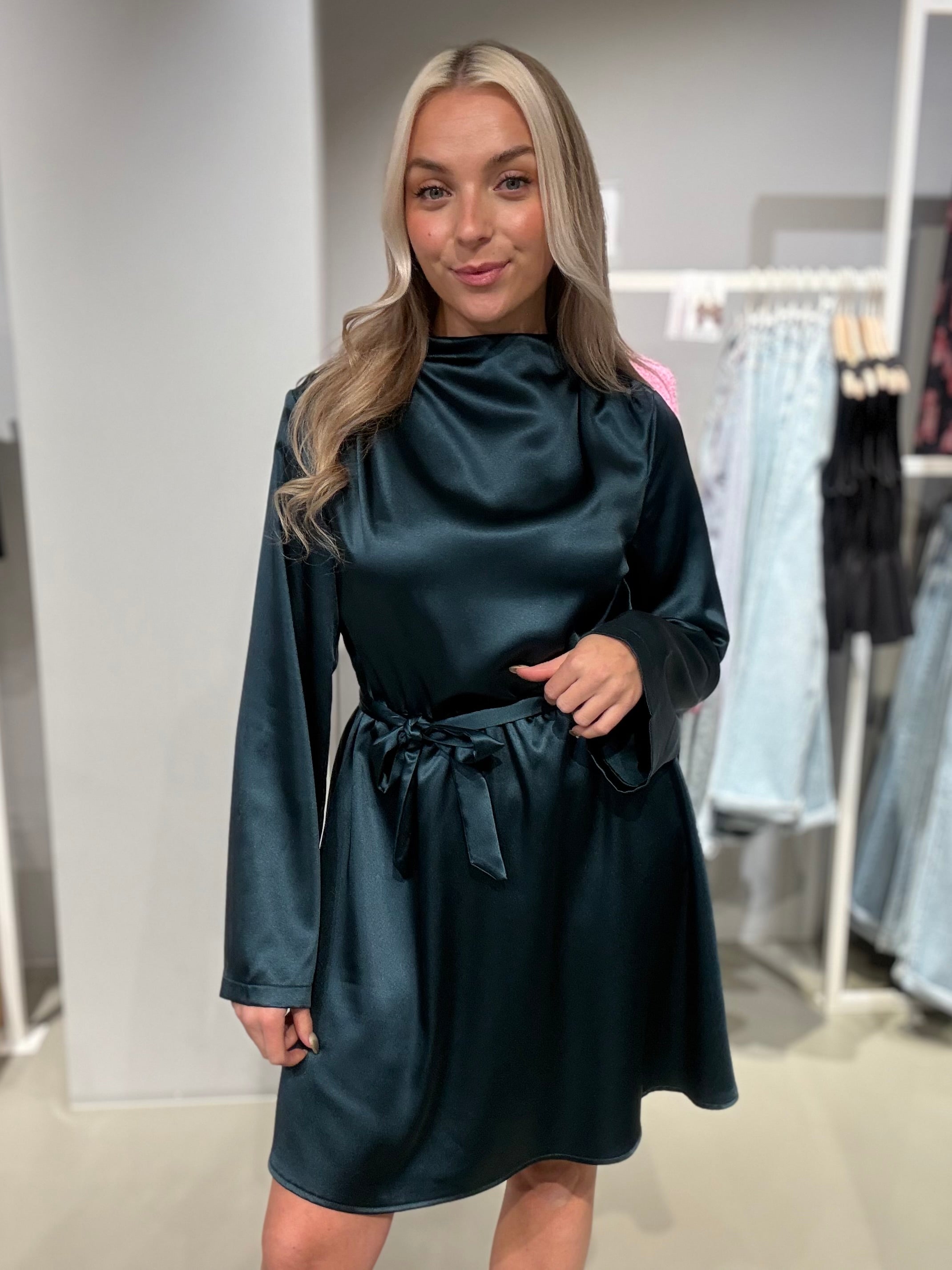 VIESTELLA Short Dress - Ponderosa Pine